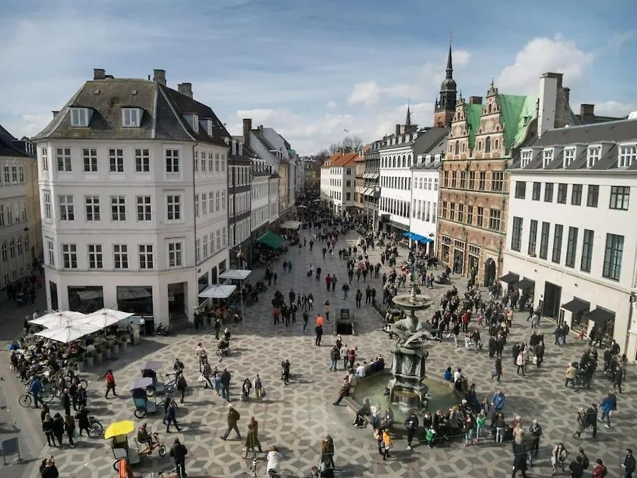 Spacious Double-Apartment For 10 In Cph City Center Copenhaga 0*,  Dinamarca