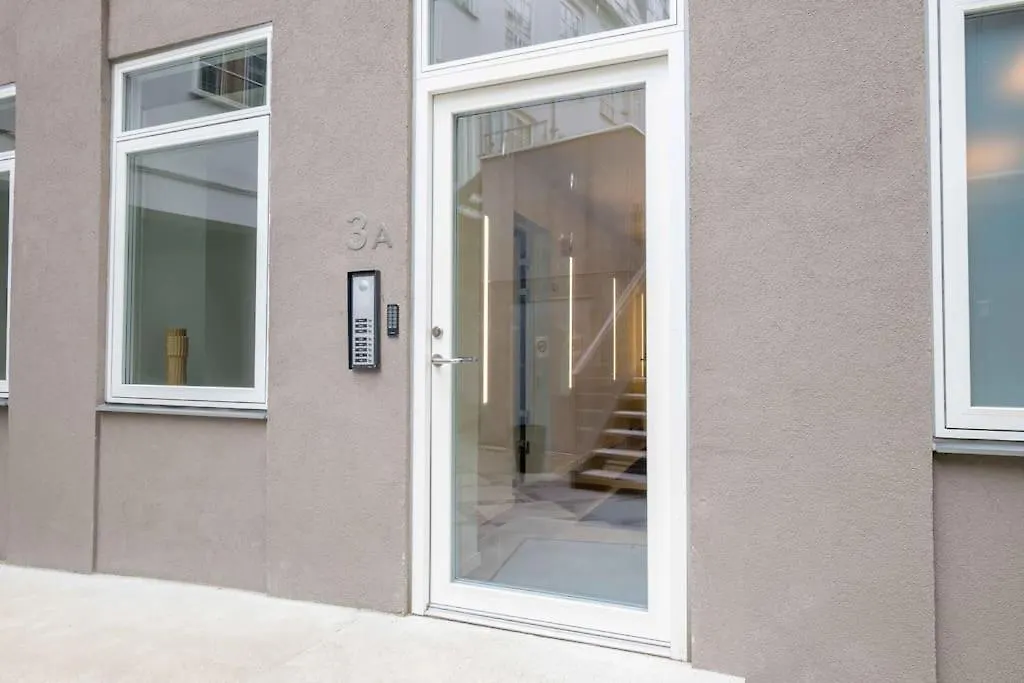 Spacious Double-Apartment For 10 In Cph City Center Copenhaga